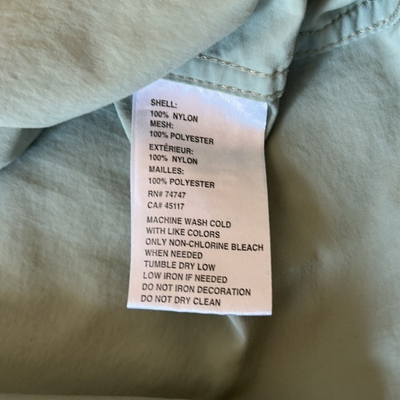 🎣 Bass Pro Shops Sage Green Casual Button Down Lightweight Shirt - Picture 10 of 10